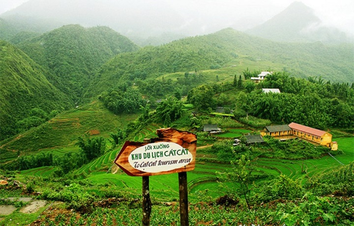 Bản Cát Cát nơi người H'Mông tập trung đông đúc.